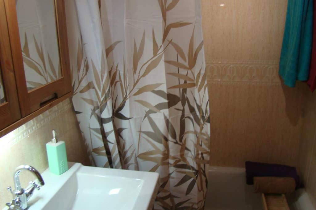 El Capricho De Bego Appartement Biescas  Buitenkant foto