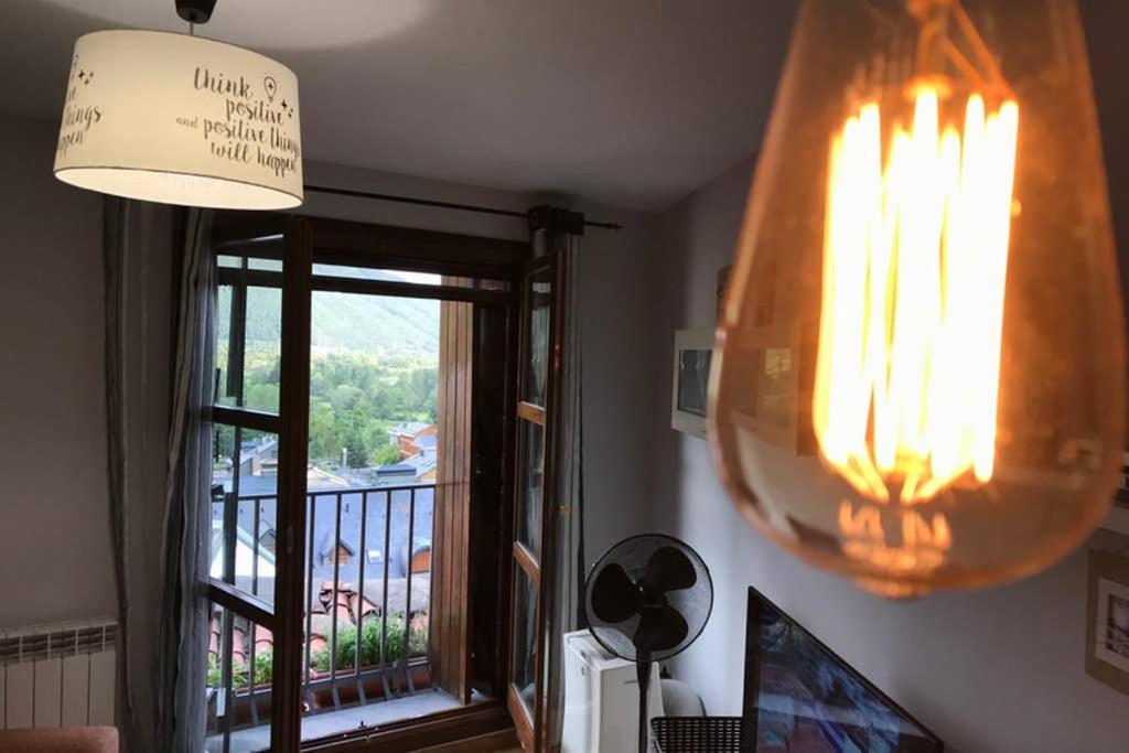 El Capricho De Bego Appartement Biescas  Buitenkant foto