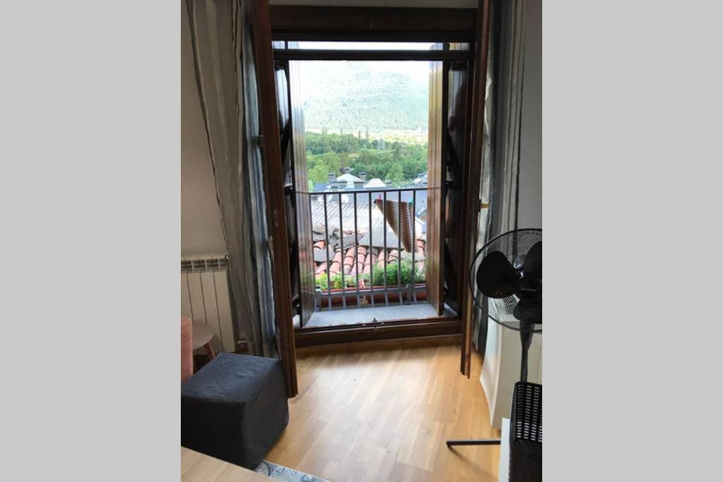 El Capricho De Bego Appartement Biescas  Buitenkant foto