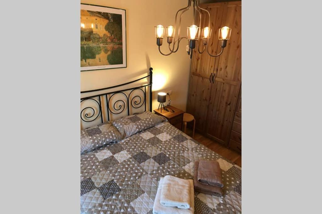 El Capricho De Bego Appartement Biescas  Buitenkant foto