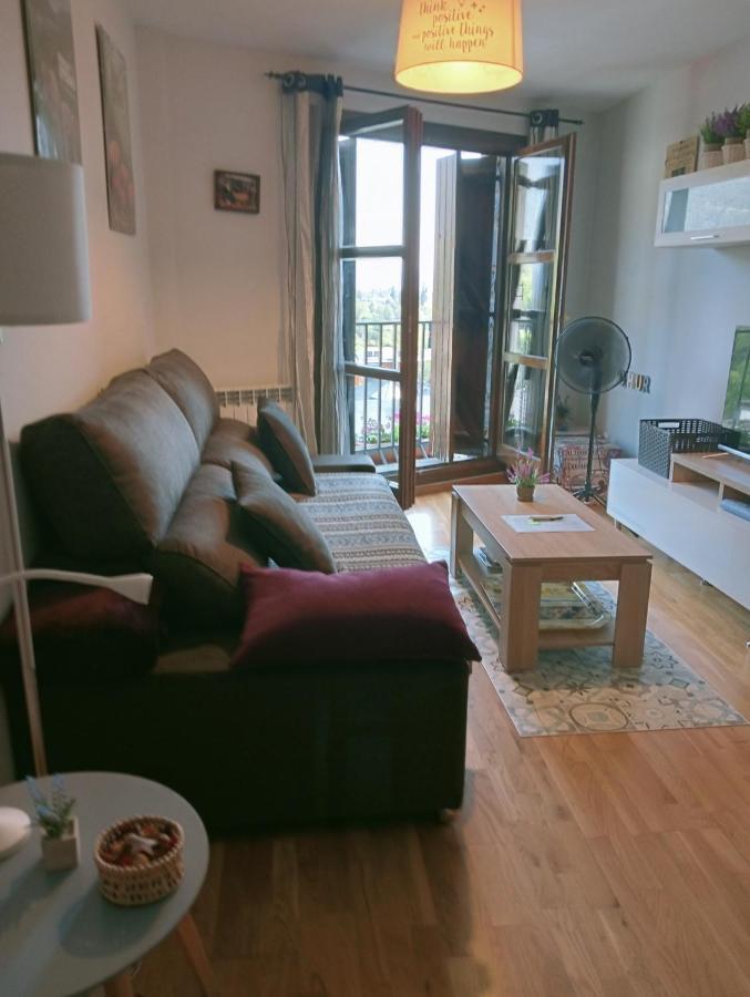 El Capricho De Bego Appartement Biescas  Buitenkant foto